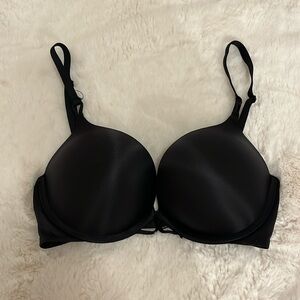 VICTORIA’S SECRET BOMBSHELL BRA 32D
